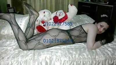 उसके दोस्त माँ ने उसकी डिकी को पकड़ सेक्सी एचडी मूवी हिंदी में लिया