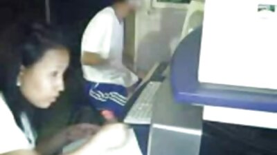 उसके पेय में कुछ गोलियां फिसल गईं और सेक्सी वीडियो मूवी एचडी बेहोश होने पर उसे गड़बड़ कर दिया