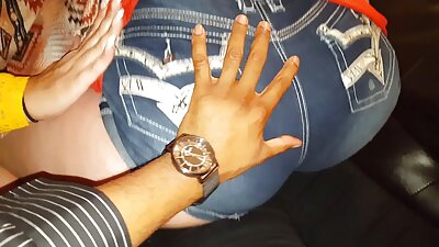 यह पतली लड़की इस बूढ़े आदमी को उसकी गांड पर बनाती हिंदी सेक्सी मूवी 2 है